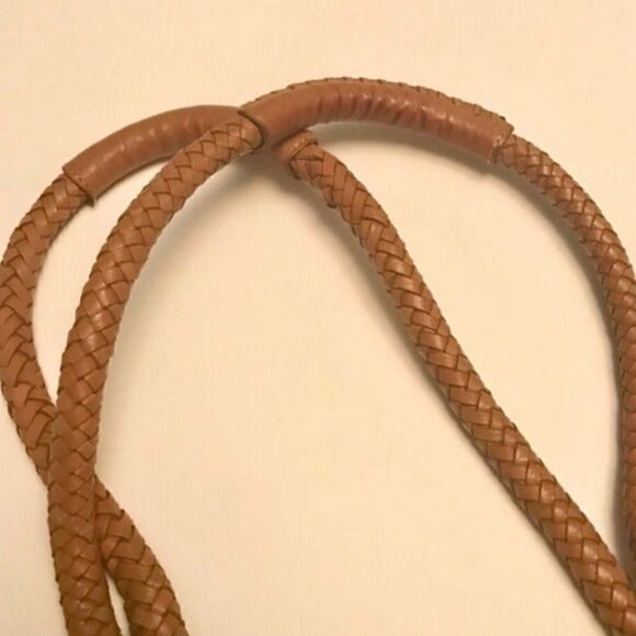 100% Supple Leather Tote In Butterscotch - Picture 4 of 8